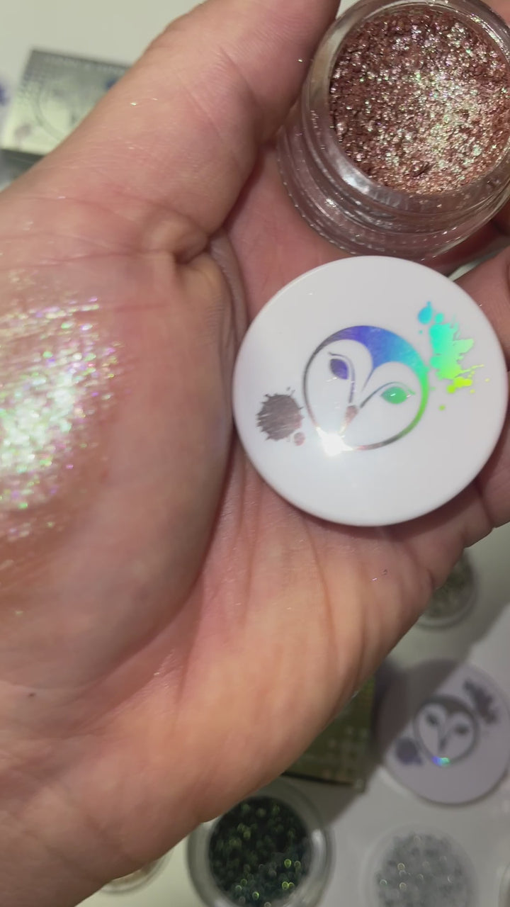 Kiss My Retro | Holographic Chrome Lustre Eyeshadow
