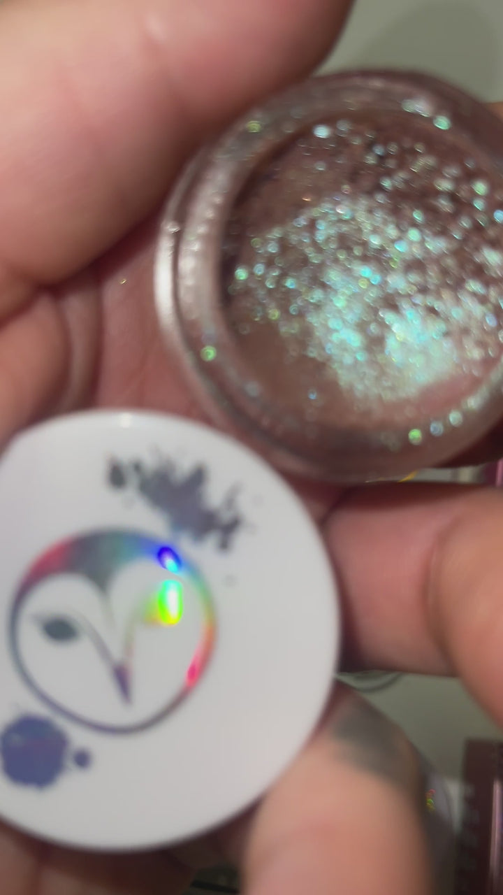 Lazy Luxe | Holographic Chrome Lustre Eyeshadow