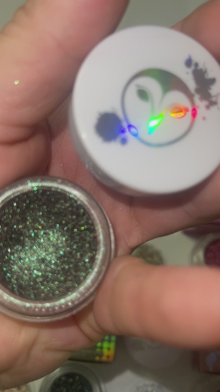 Killjoy | Holographic Chrome Lustre Eyeshadow