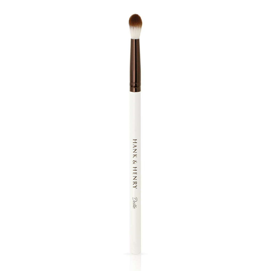 Delle | Medium Blend Eyeshadow Brush