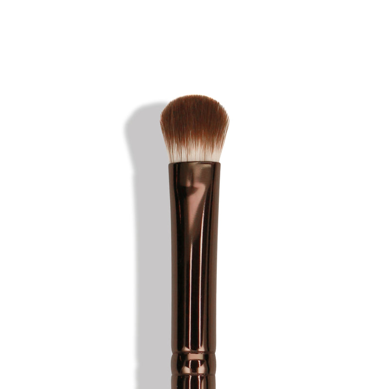 Liz | Small Packing Eyeshadow Brush